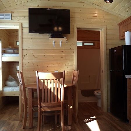 Palm Springs Camping Resort Cabin 3 パーム・デザート エクステリア 写真