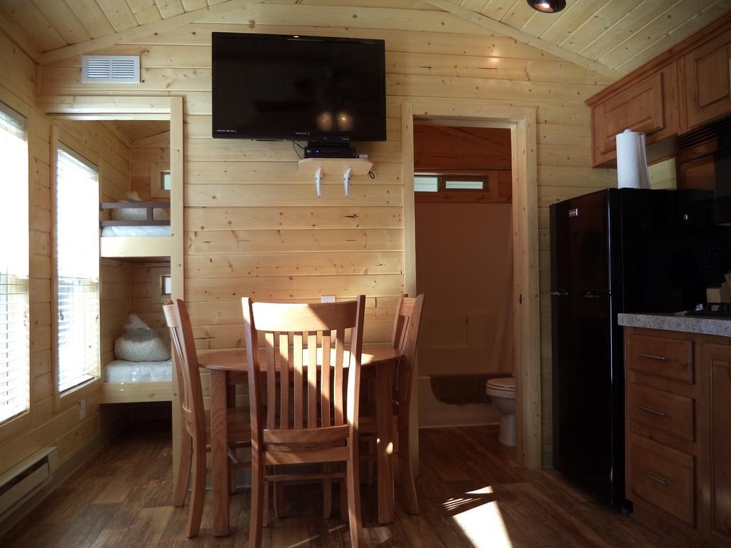 Palm Springs Camping Resort Cabin 3 パーム・デザート エクステリア 写真