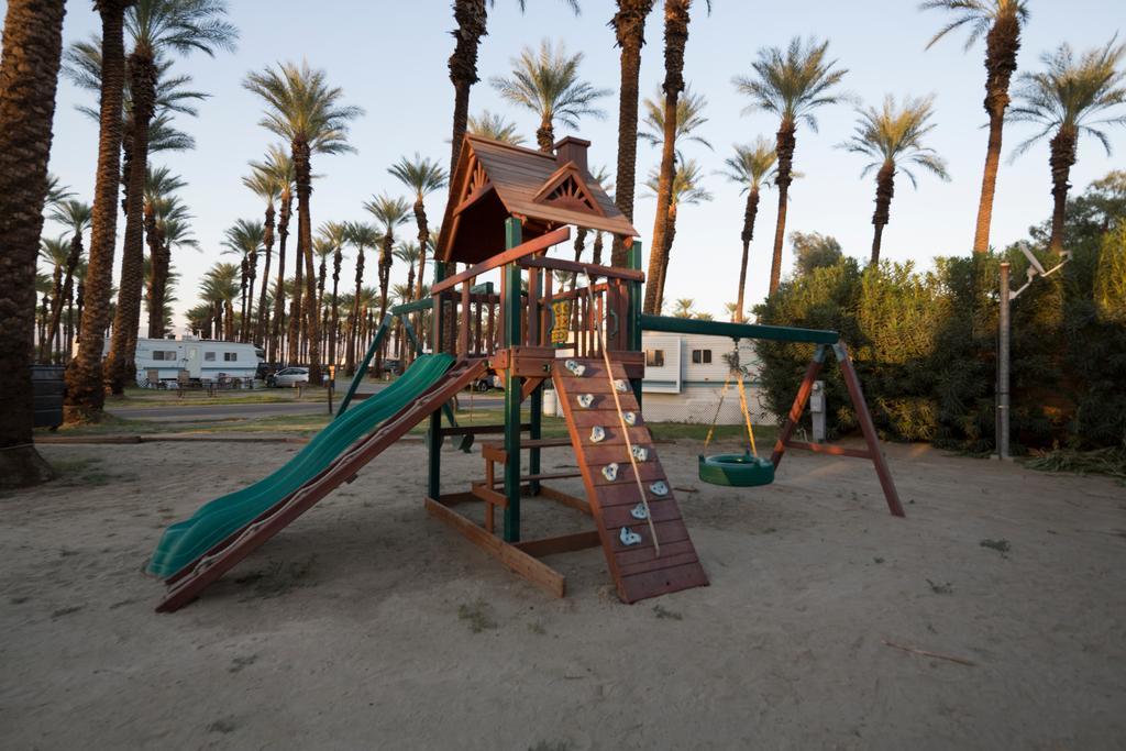 Palm Springs Camping Resort Cabin 3 パーム・デザート エクステリア 写真